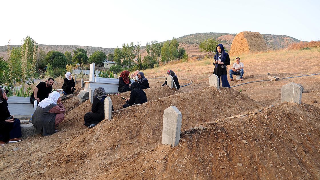 Bursa'daki selde 5 ferdini kaybeden ailenin buruk bayramı