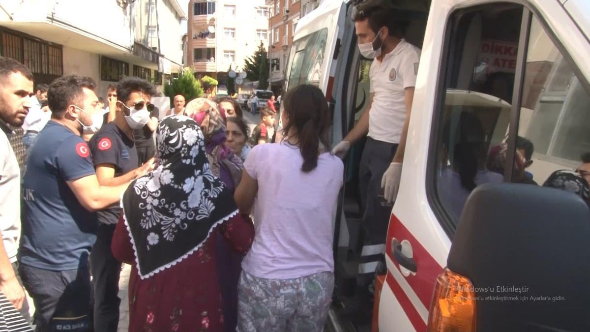 Esenyurt'ta 4 katlı binada yangın