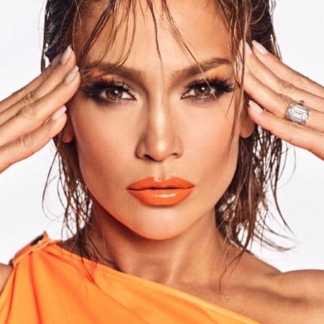 Jennifer Lopez'den makyajsız paylaşım