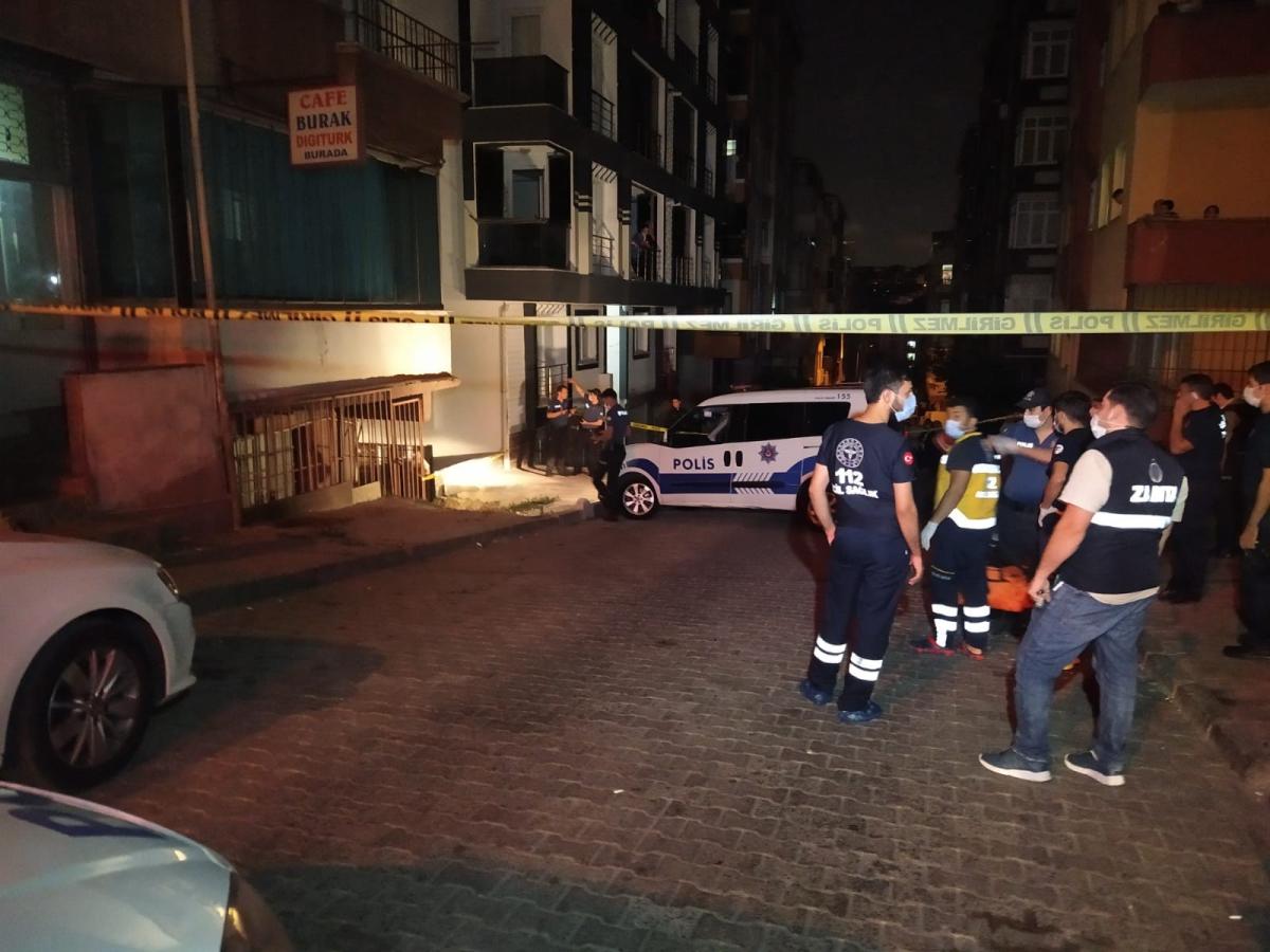 Bahçelievler’de binanın balkonu çöktü: 1 yaralı