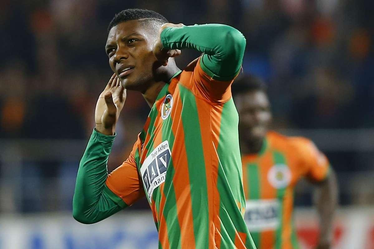 Beşiktaş ve Başakşehir, Fernandes'le ilgileniyor