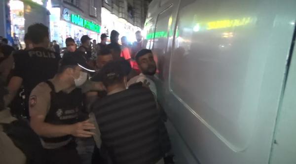 Esenyurt'ta iki grup arasında 'laf atma' kavgası