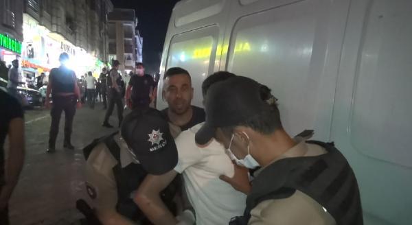 Esenyurt'ta iki grup arasında 'laf atma' kavgası