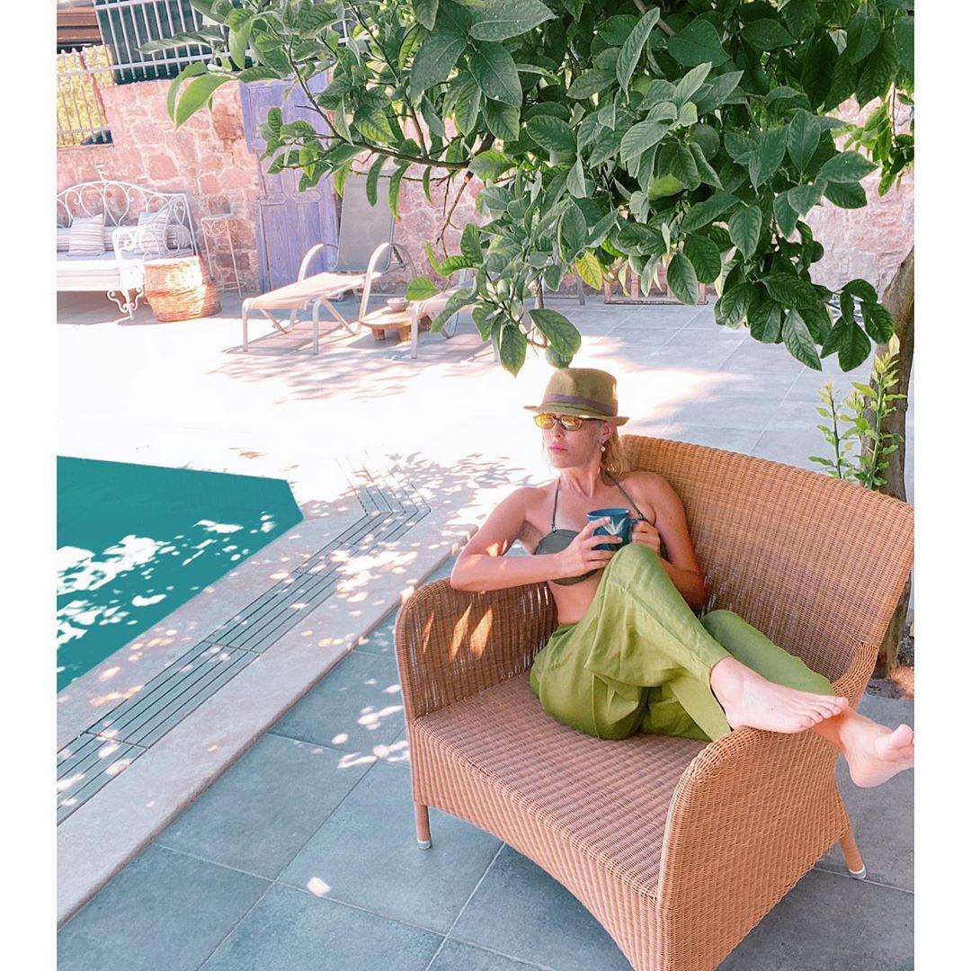 Helin Avşar amuda kalktı