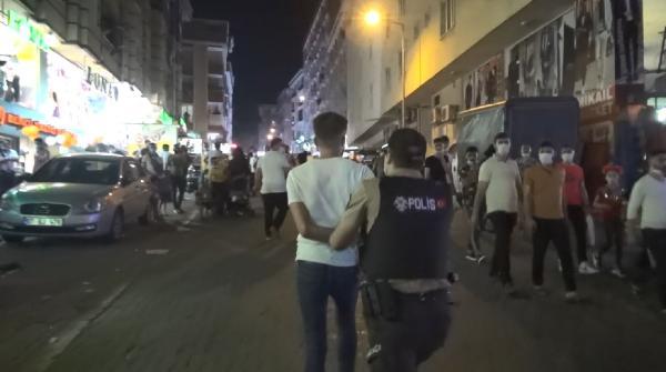 Esenyurt'ta iki grup arasında 'laf atma' kavgası