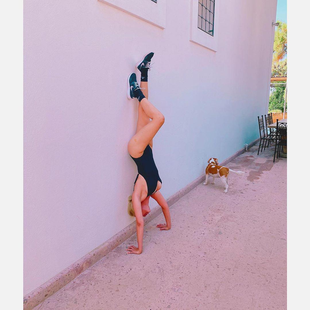 Helin Avşar amuda kalktı