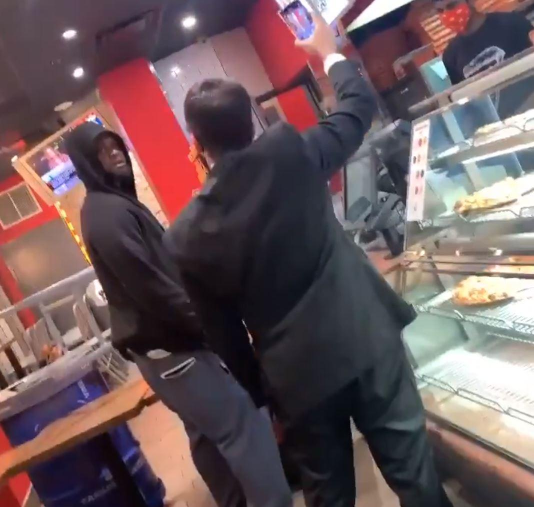 Kanada'da maskesiz müşteriye sinirlenip olay çıkardı