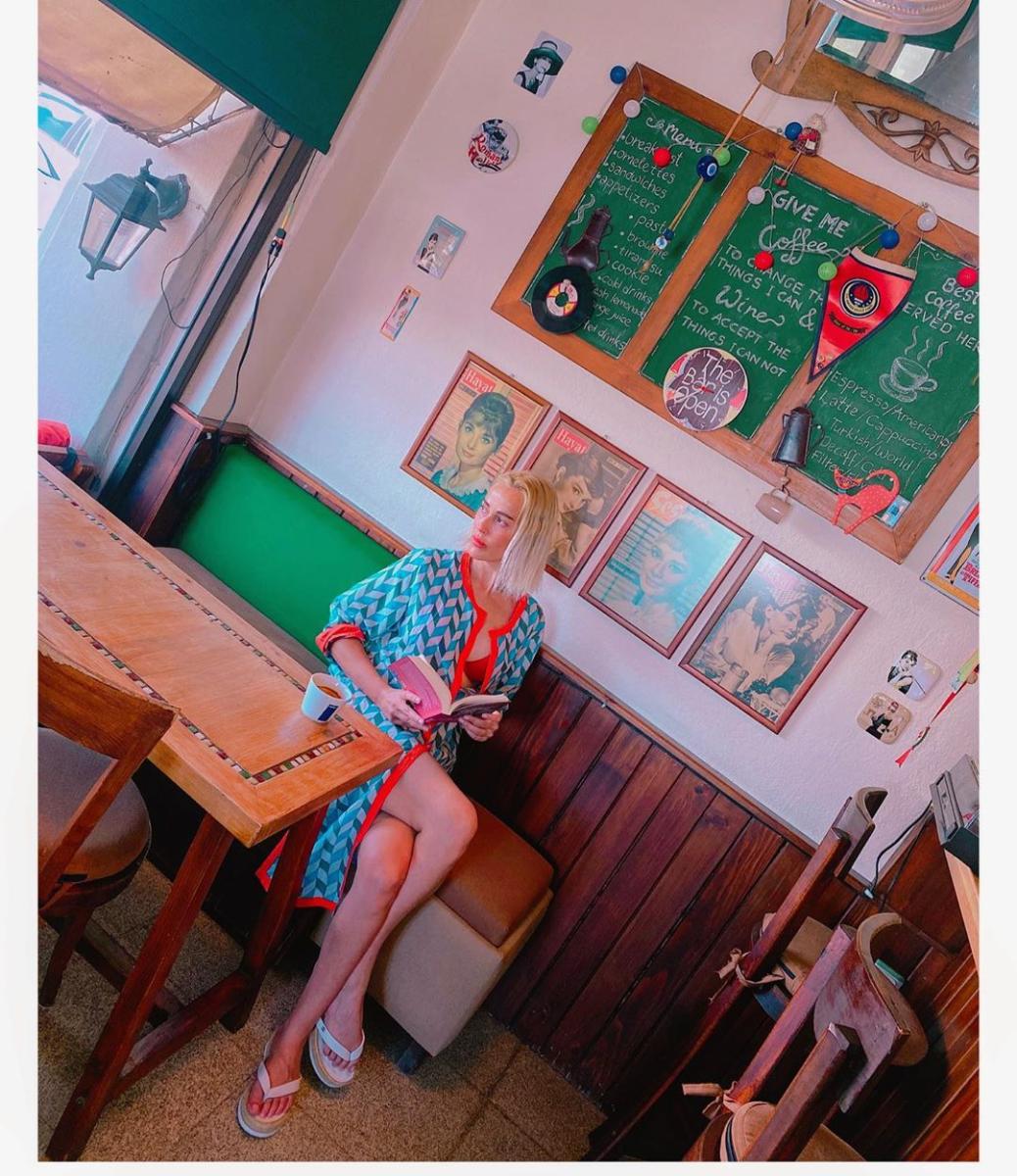 Helin Avşar amuda kalktı