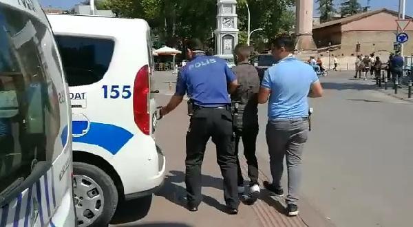 Beyoğlu'nda tartıştığı ağabeyini silahla vurdu