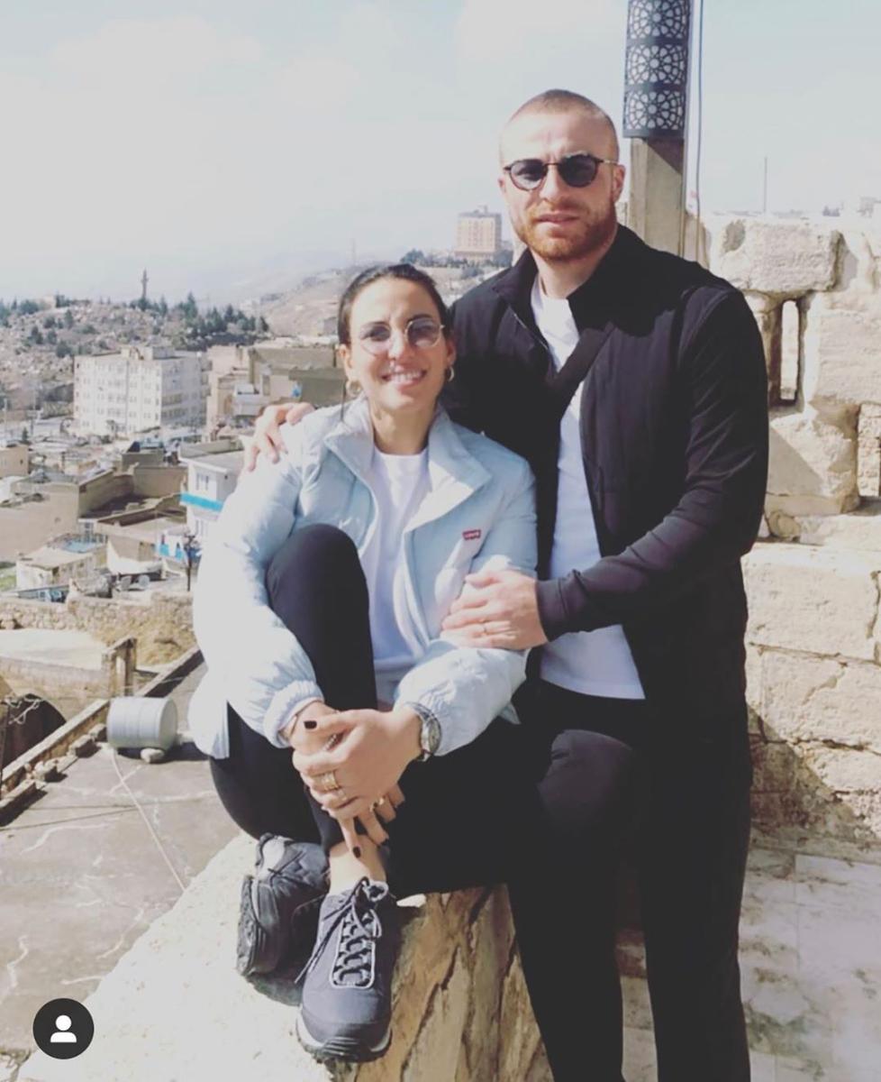 Gökhan Töre'den eşine bebek hediyesi