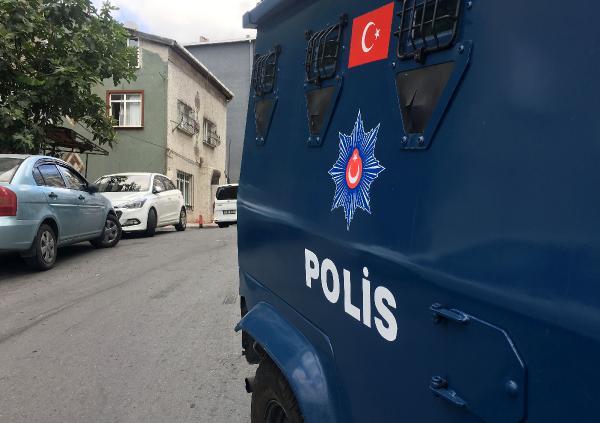 Beyoğlu'nda tartıştığı ağabeyini silahla vurdu