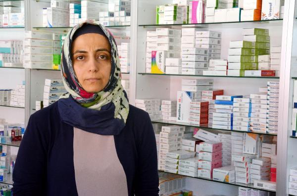 Antalya'da, eczaneye pompalı tüfekle saldırdı