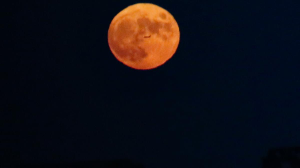 İstanbul'da dolunay görenleri kendine hayran bıraktı