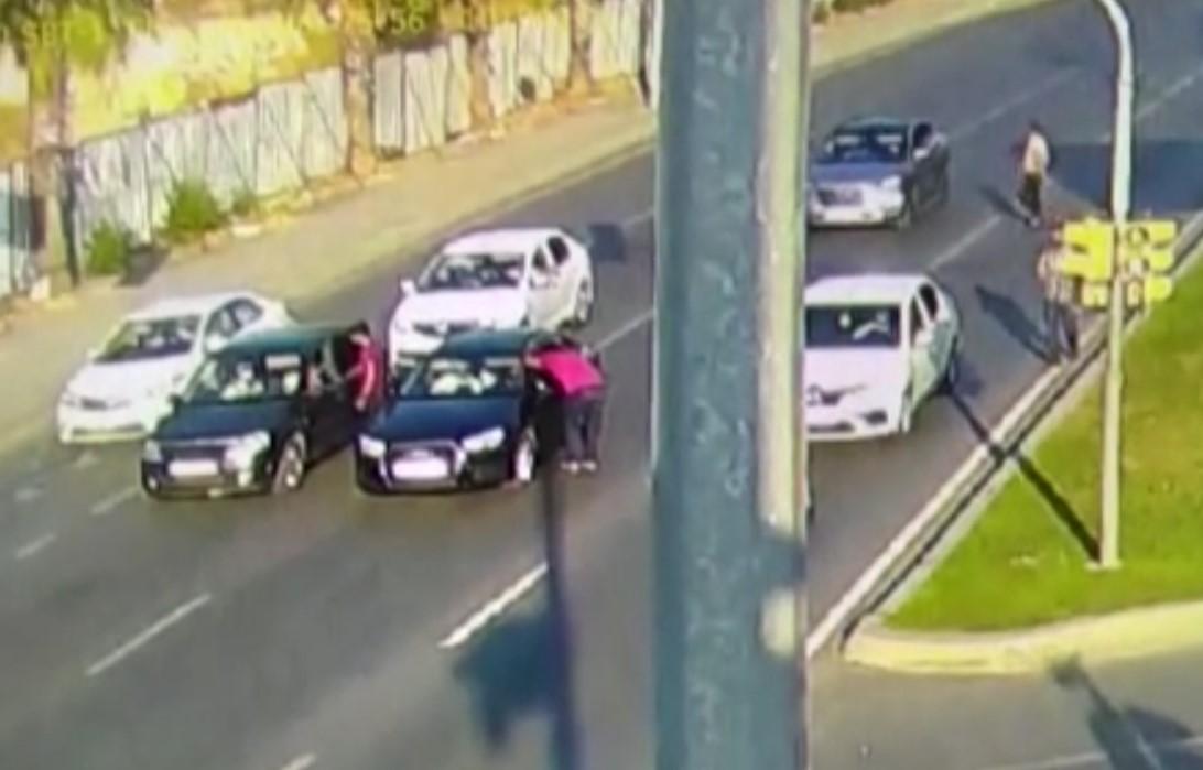 Bakırköy'de cam silme bahanesiyle gasp girişimi