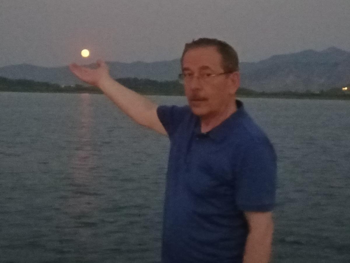 Abdüllatif Şener'den garip pozlar