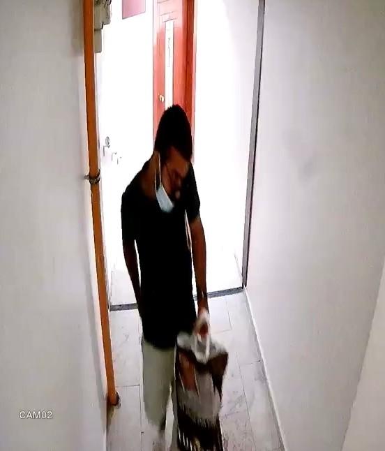 Ayakkabılarını kapı önünde bıraktılar, hırsız dadandı