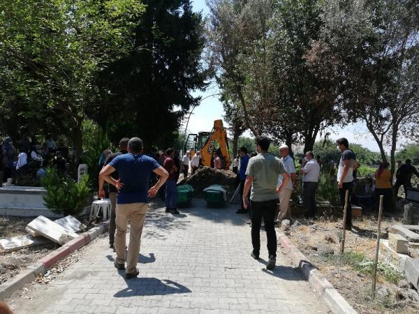 Adana'da su kuyusunda hayatını kaybeden 4 kişi defnedildi