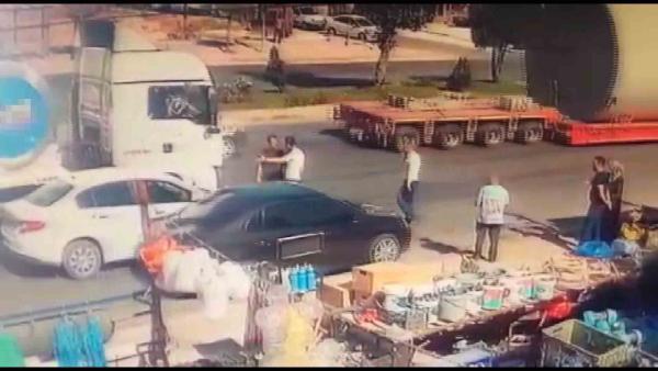Konya'da, kaza sonrası darbedilen sürücü kamerada