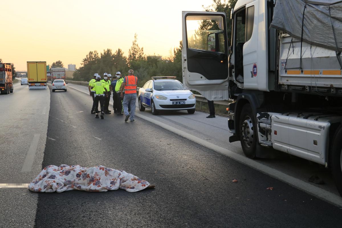 Adana'da lastik değiştirmek isteyen sürücü canından oldu