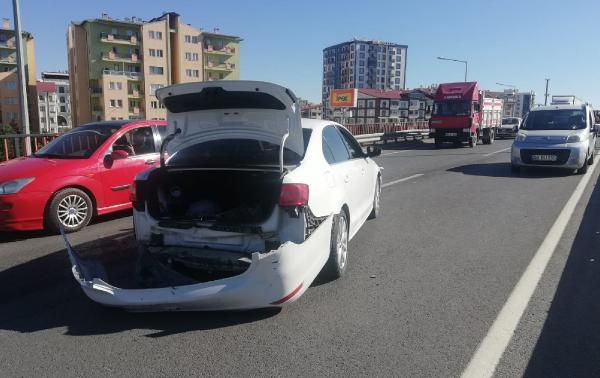 Sivas'ta 6 araç birbirine girdi