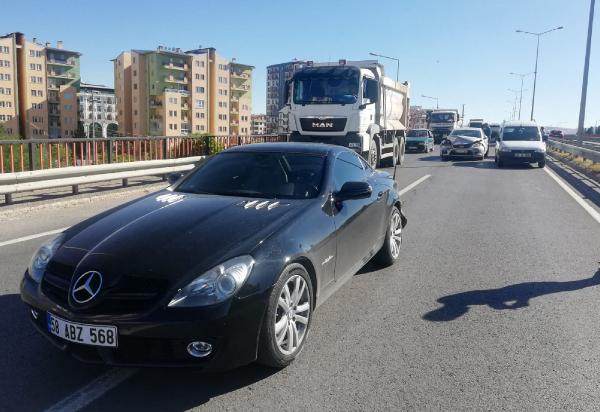 Sivas'ta 6 araç birbirine girdi