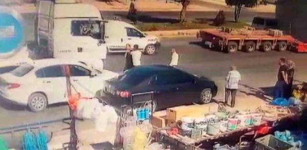 Konya'da, kaza sonrası darbedilen sürücü kamerada