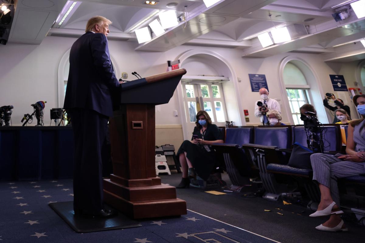 Trump: Beyrut'taki patlama saldırı gibi görünüyor