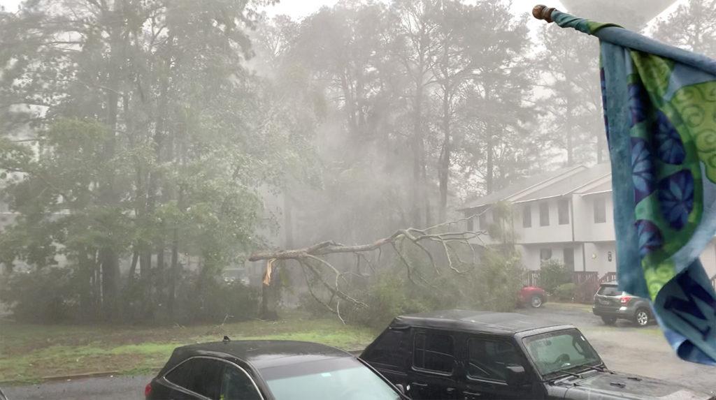 ABD'de çıkan kasırgada 2 kişi hayatını kaybetti