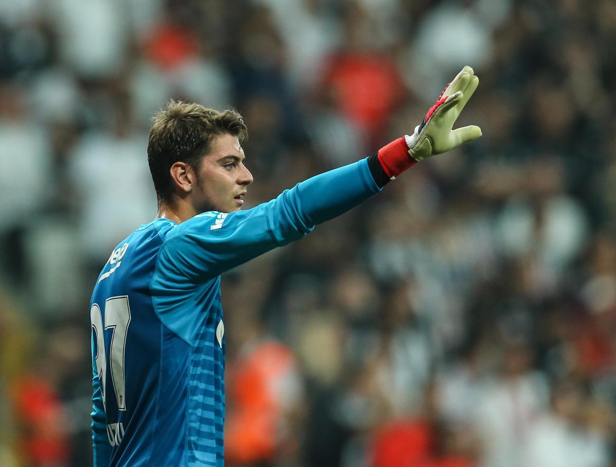 Douglas ve Utku takımdan ayrılıyor