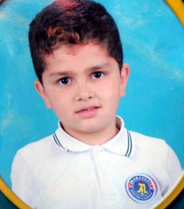 Antalya'da 8 yaşındaki kardeşini bıçaklayarak öldürdü