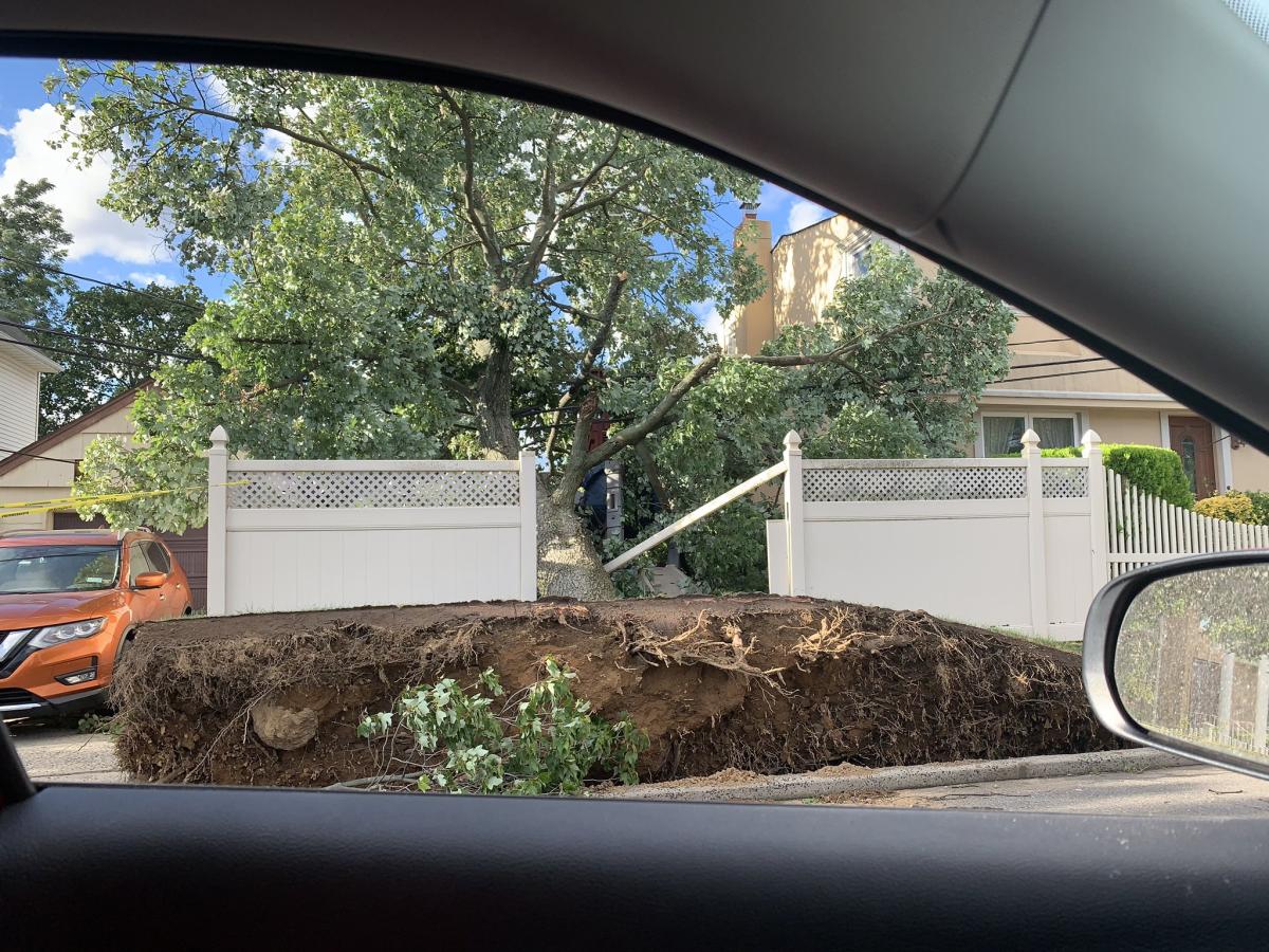 ABD'de çıkan kasırgada 2 kişi hayatını kaybetti