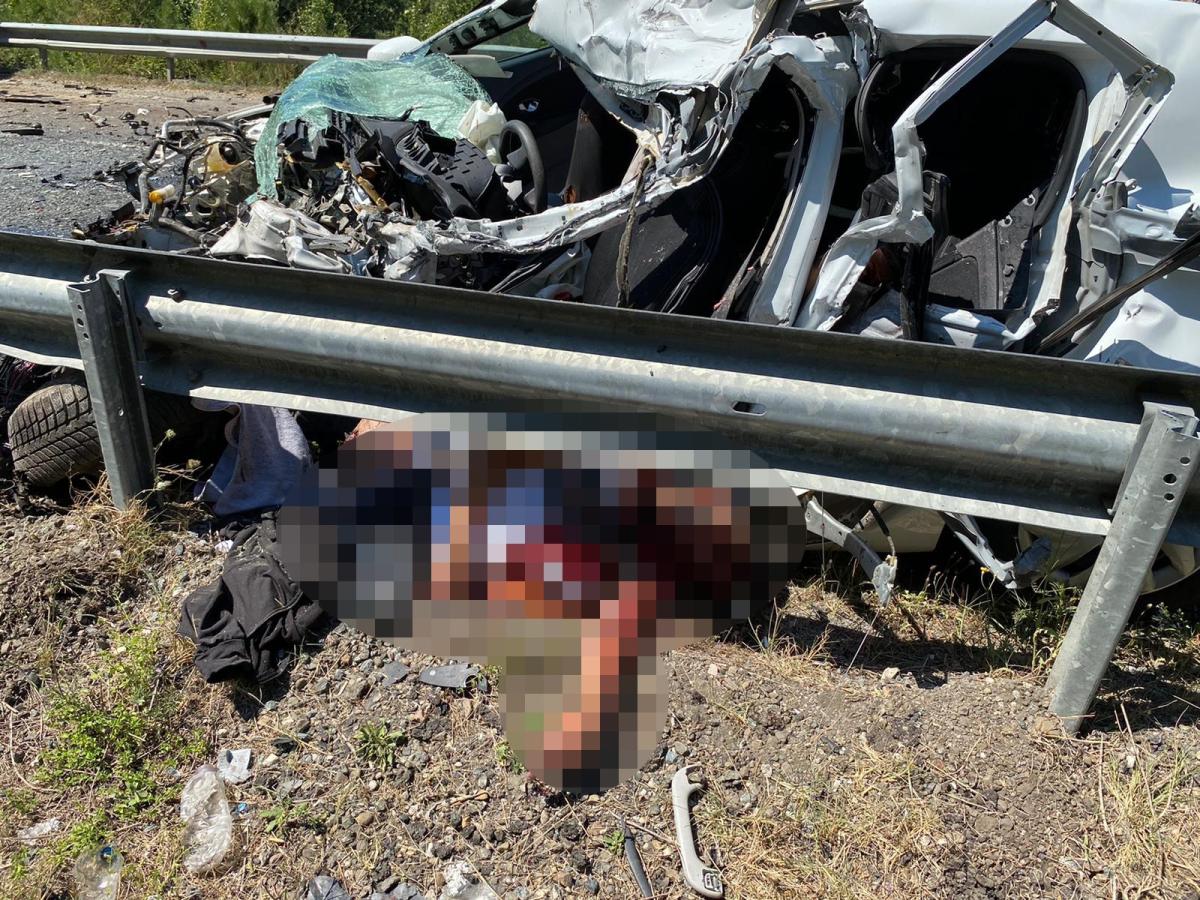 Karabük’te otomobille kamyon çarpıştı: 2 ölü, 3 yaralı