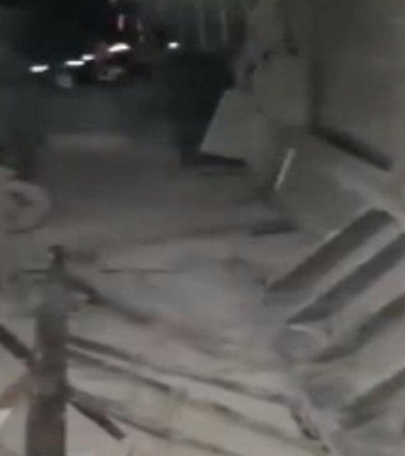 Beyrut'ta enkaz altında kalan kişinin kurtarılma anı