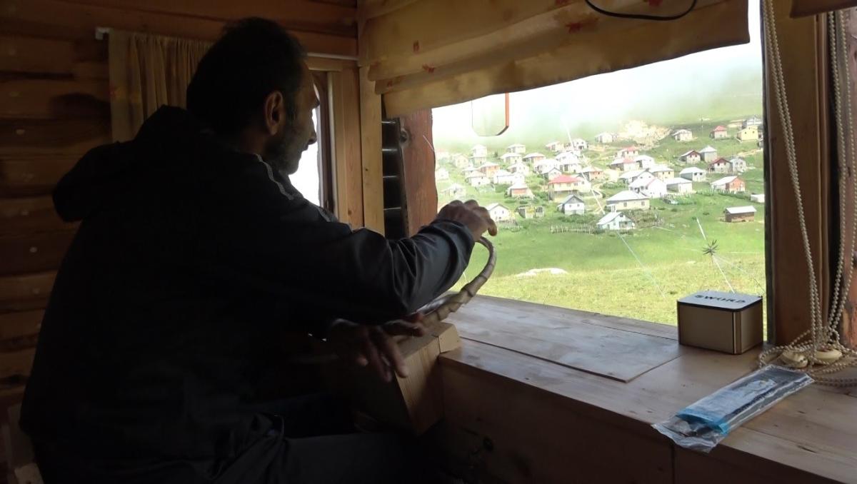 Trabzon'da yürüyen evi görenler gözlerine inanamıyor