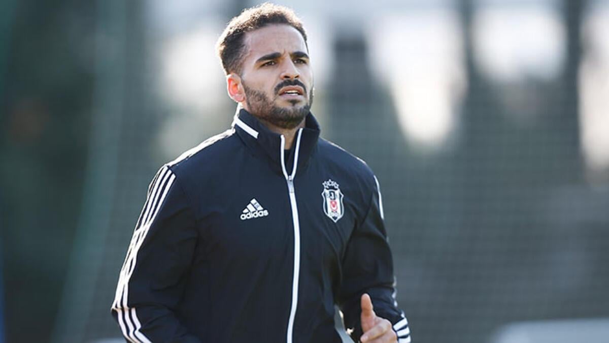 Douglas ve Utku takımdan ayrılıyor