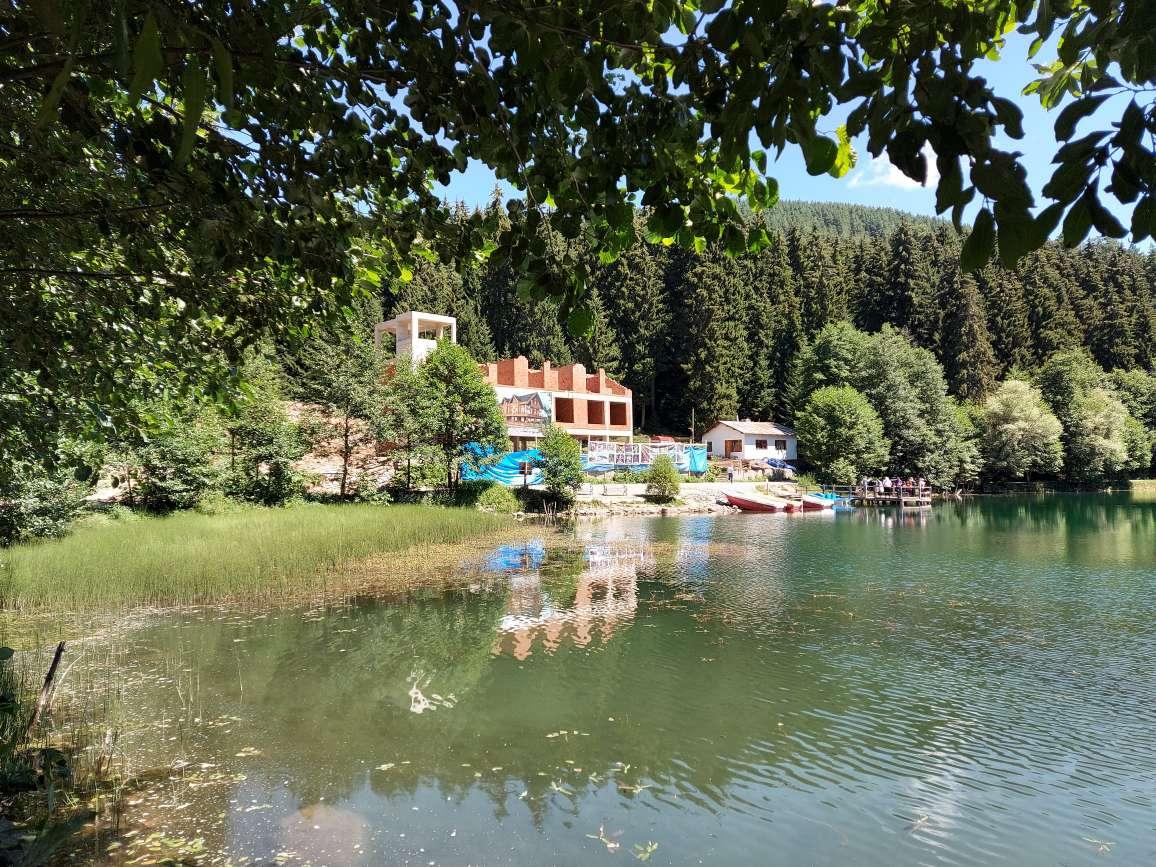Artvin Karagöl'de beton otel rezilliği