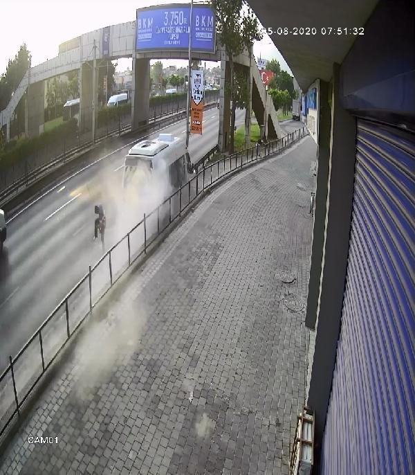 Bursa'da ölümden saniyelerle kurtulan işçi kamerada