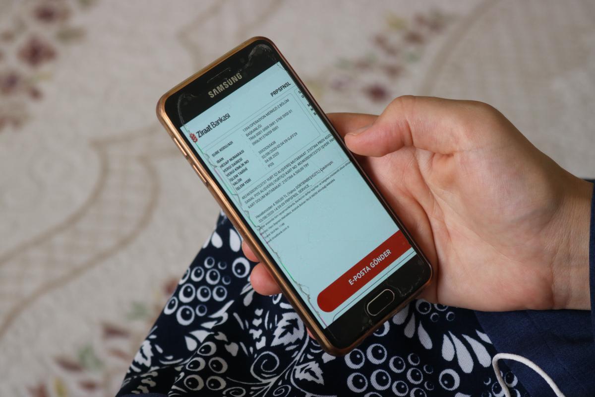 Diyarbakır'da telefonuna gelen mesajla dolandırıldı