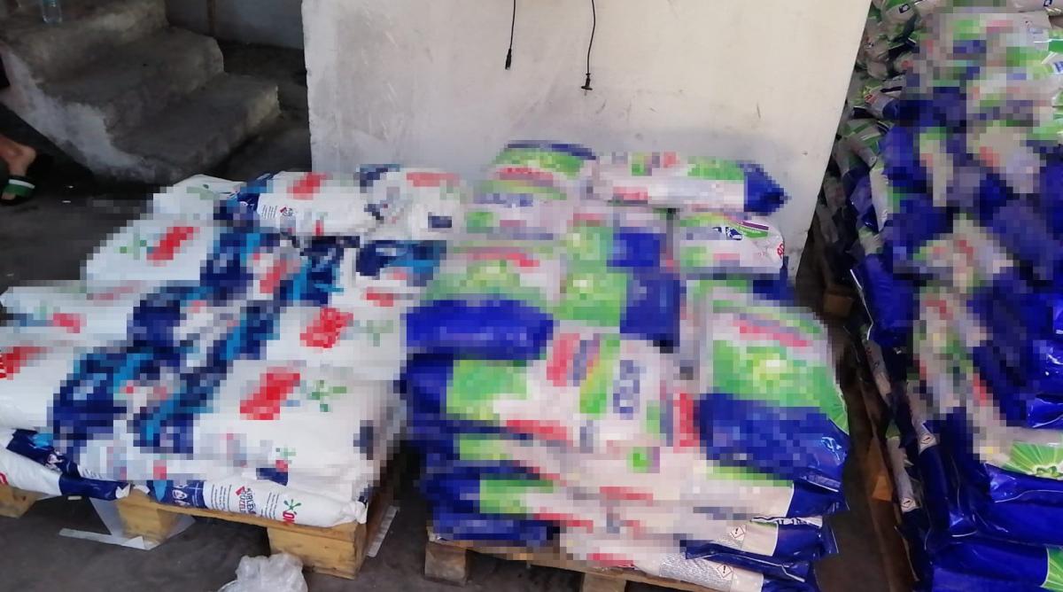 Tuzla’da çok sayıda kaçak deterjan ele geçirildi