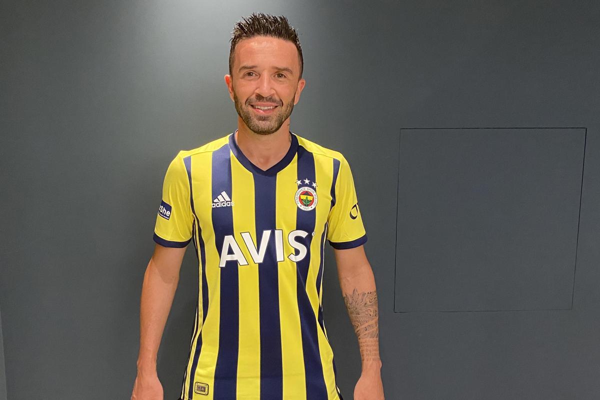 Gökhan, Caner ve Mert Hakan F.Bahçe'de