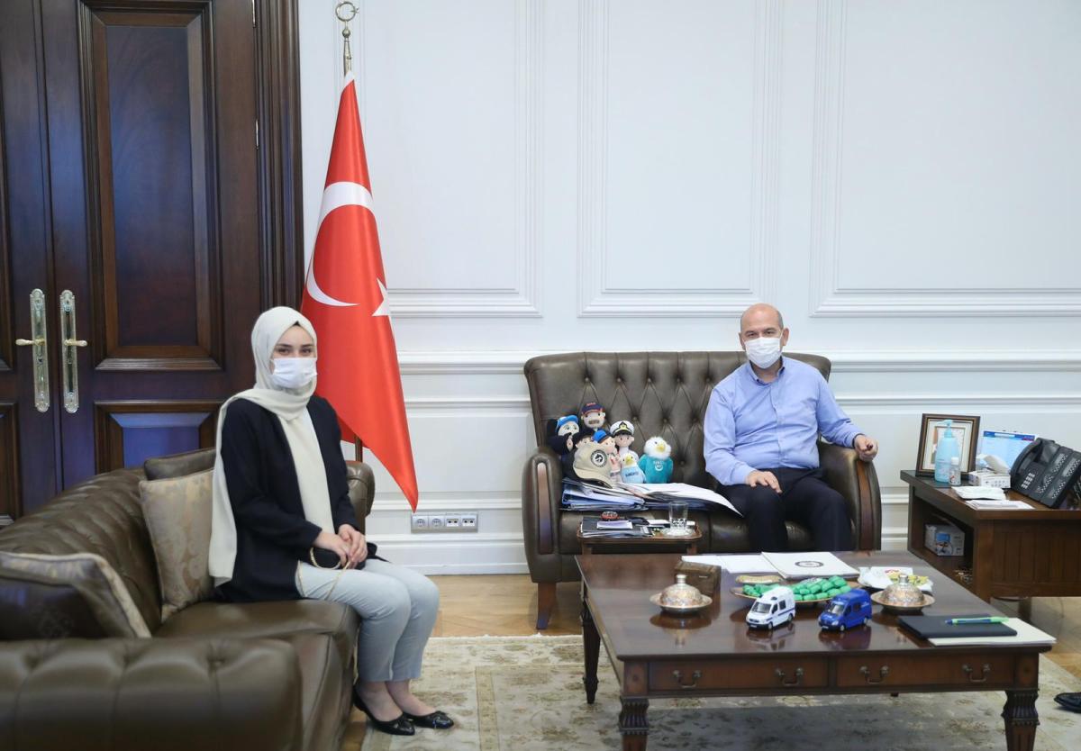 İçişleri Bakanı Soylu, şehit aileleriyle görüştü