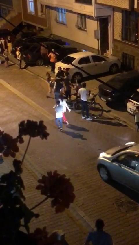 Esenyurt'ta kızlar kavgaya tutuştu