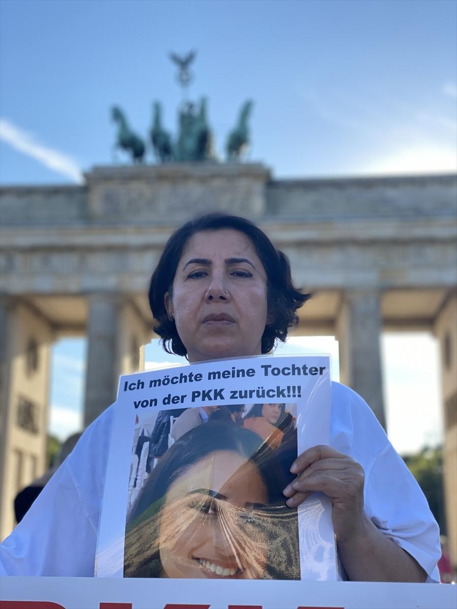 Almanya'da kızı PKK tarafından kaçırılan anne eylem yaptı