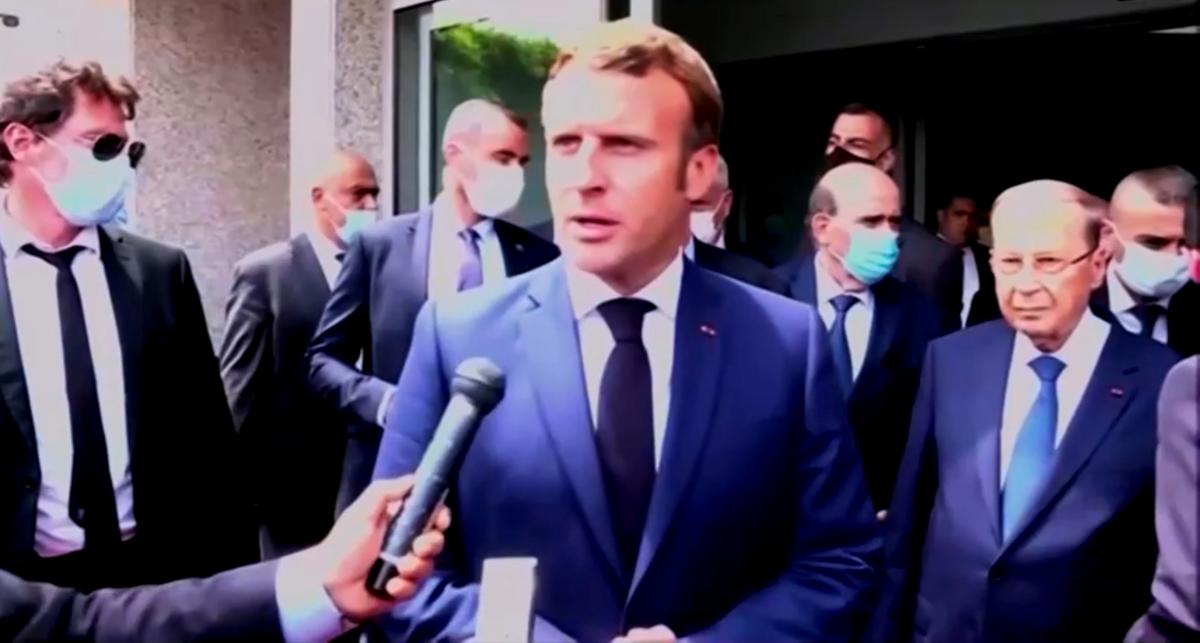 Macron'dan Lübnan için Arapça tweet