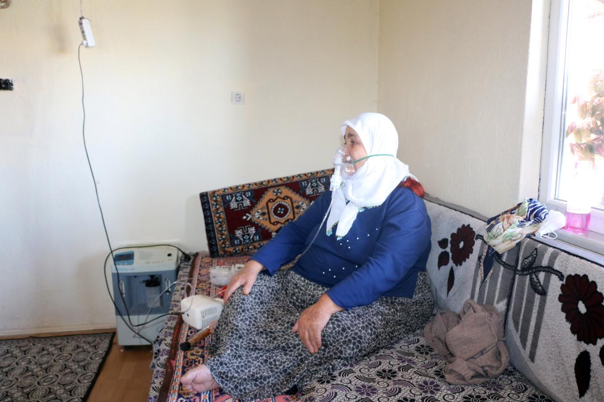 Yozgat'ta Koah hastasının hayatı, otomobil aküsüne bağlı