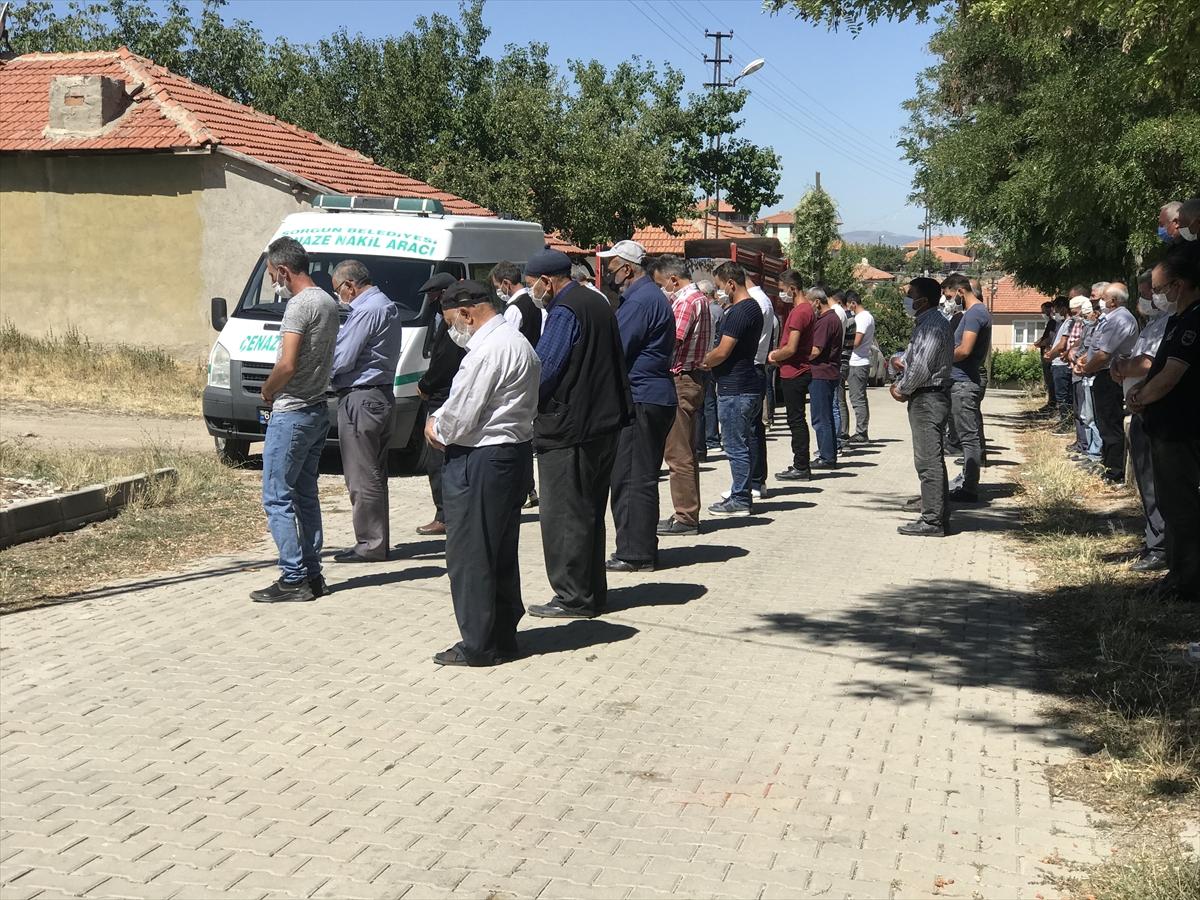 Antalya'da, ağabeyinin öldürdüğü Seyit Taha defnedildi