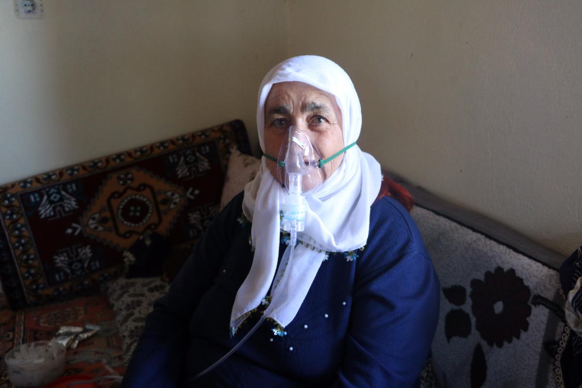 Yozgat'ta Koah hastasının hayatı, otomobil aküsüne bağlı