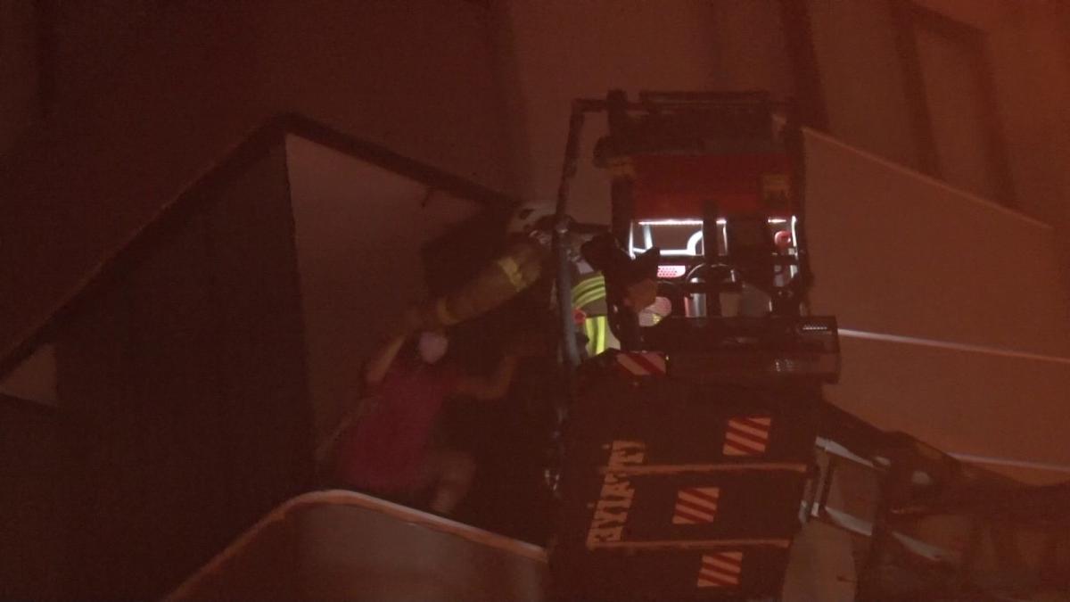 Ataşehir'de bir binada patlama meydana geldi