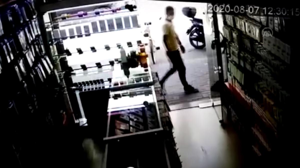 Bursa'da hırsızlık anı kamerada