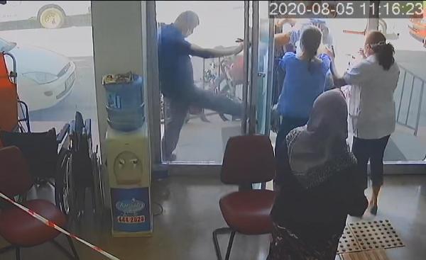 Eskişehir'de, sağlık raporu vermeyen doktorlara saldırı